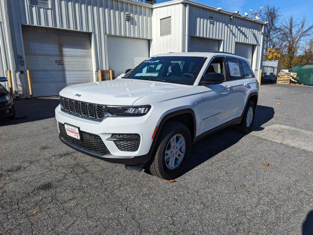 new 2025 Jeep Grand Cherokee car, priced at $38,754