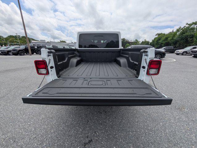 new 2025 Jeep Gladiator car, priced at $46,782