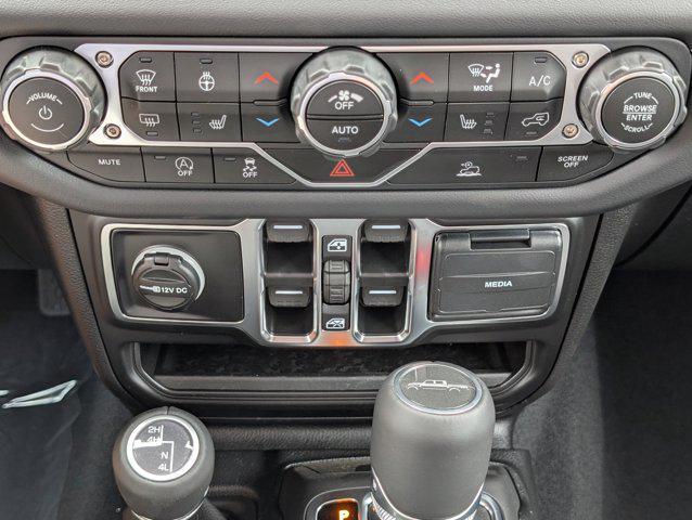 new 2025 Jeep Gladiator car, priced at $46,782
