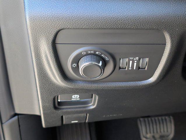 new 2025 Jeep Grand Cherokee car, priced at $39,333