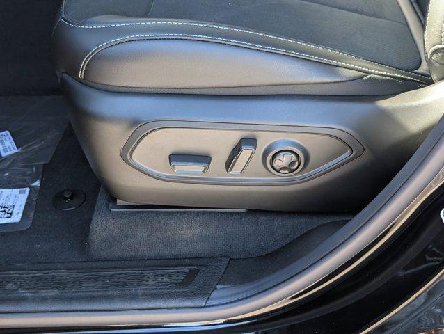 new 2025 Jeep Grand Cherokee car, priced at $39,333