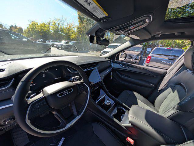 new 2025 Jeep Grand Cherokee car, priced at $39,333