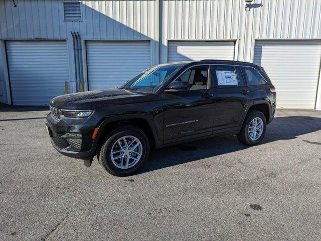 new 2025 Jeep Grand Cherokee car, priced at $40,582