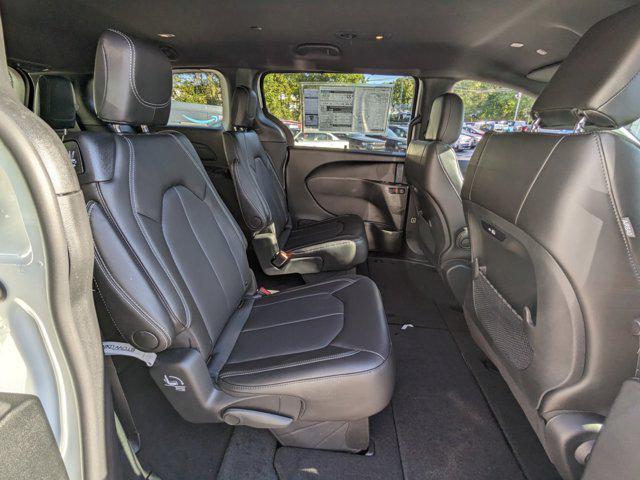 new 2025 Chrysler Pacifica car, priced at $42,428