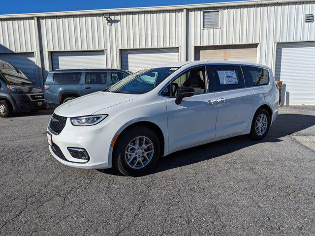 new 2025 Chrysler Pacifica car, priced at $42,428