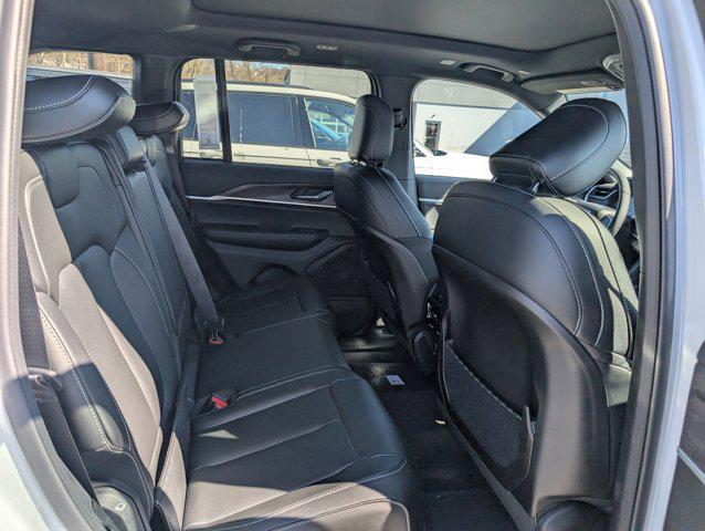 new 2025 Jeep Grand Cherokee car, priced at $43,855
