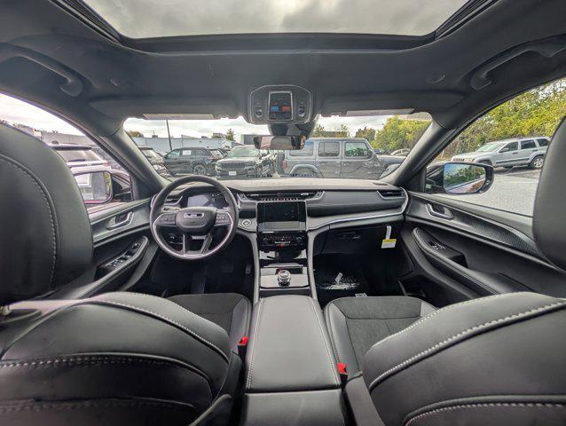 new 2025 Jeep Grand Cherokee car, priced at $44,480