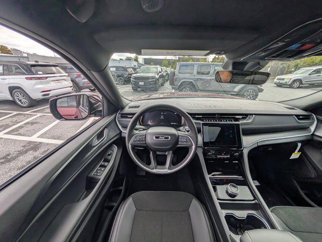 new 2025 Jeep Grand Cherokee car, priced at $44,480
