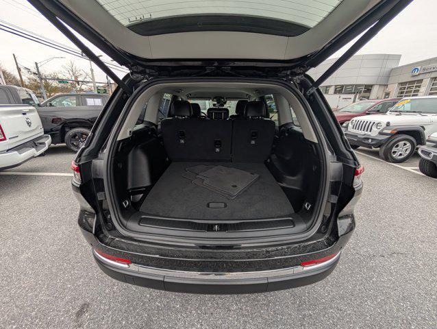 used 2022 Jeep Grand Cherokee car, priced at $28,069