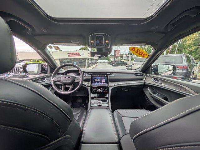 used 2024 Jeep Grand Cherokee car, priced at $33,407
