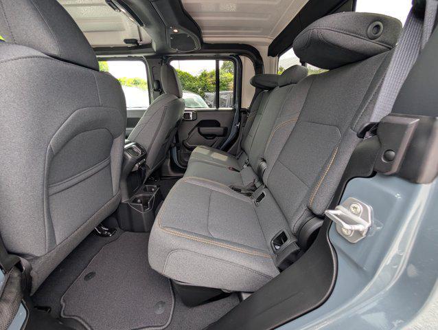 new 2025 Jeep Gladiator car, priced at $40,473