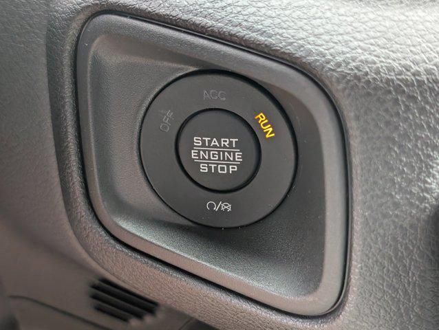 new 2025 Jeep Gladiator car, priced at $40,473