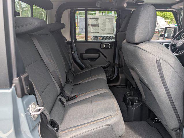 new 2025 Jeep Gladiator car, priced at $40,473