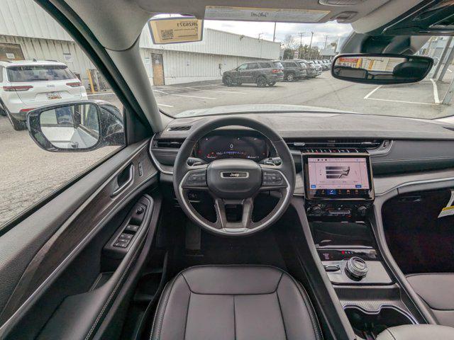 new 2024 Jeep Grand Cherokee car, priced at $42,594