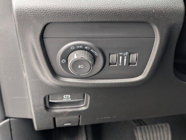 new 2025 Jeep Grand Cherokee car, priced at $46,593