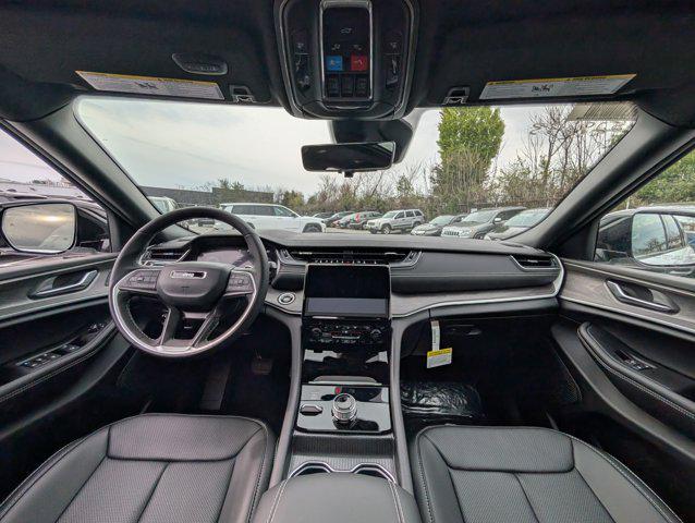 new 2025 Jeep Grand Cherokee car, priced at $46,593
