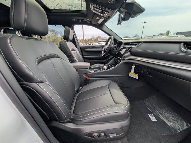 new 2025 Jeep Grand Cherokee car, priced at $46,593