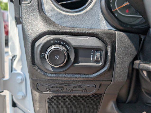 new 2025 Jeep Wrangler car, priced at $43,123