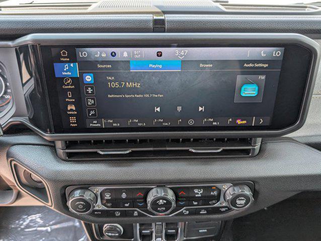 new 2025 Jeep Wrangler car, priced at $43,123