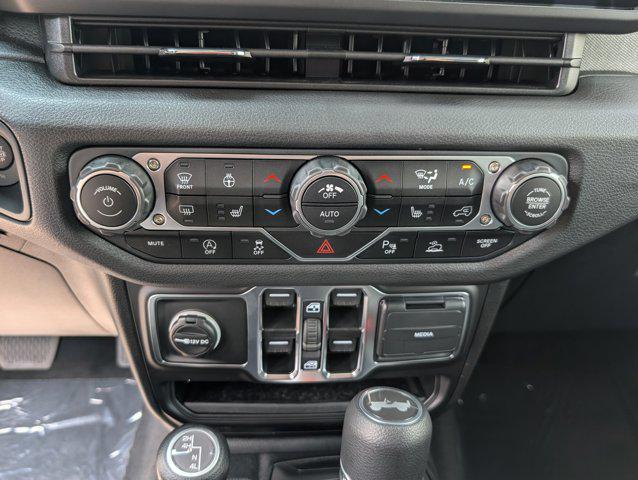 new 2025 Jeep Wrangler car, priced at $43,123