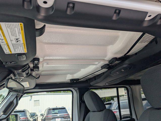 new 2025 Jeep Wrangler car, priced at $43,123