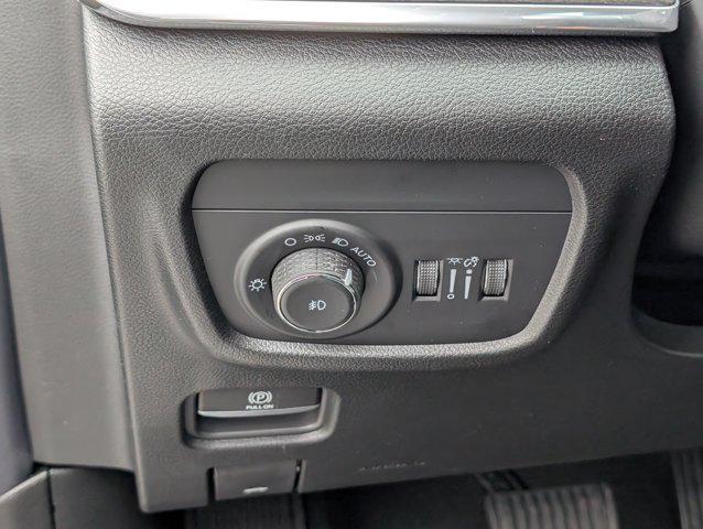 new 2025 Jeep Grand Cherokee car, priced at $52,340