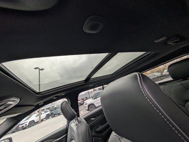 new 2025 Jeep Grand Cherokee car, priced at $52,340