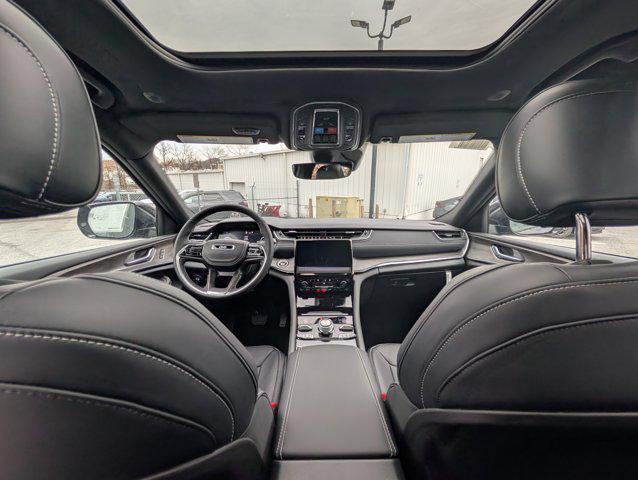 new 2025 Jeep Grand Cherokee car, priced at $52,340