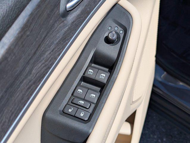 used 2023 Jeep Grand Cherokee car, priced at $35,159