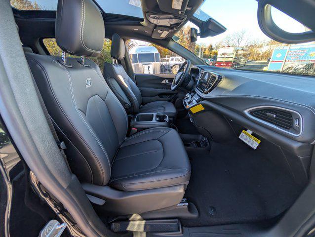 new 2026 Chrysler Pacifica car, priced at $44,617