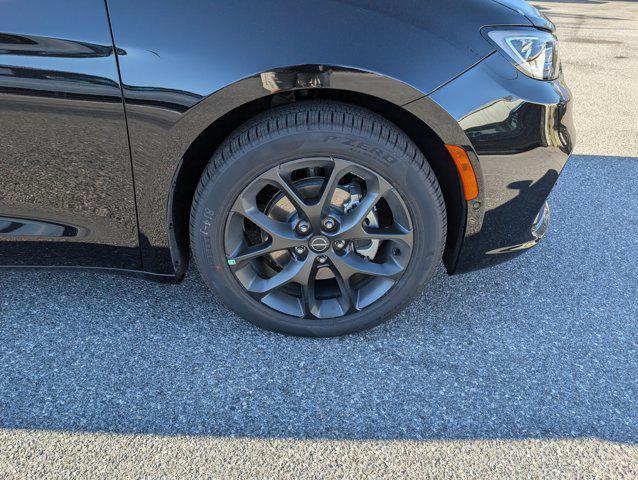 new 2026 Chrysler Pacifica car, priced at $44,617