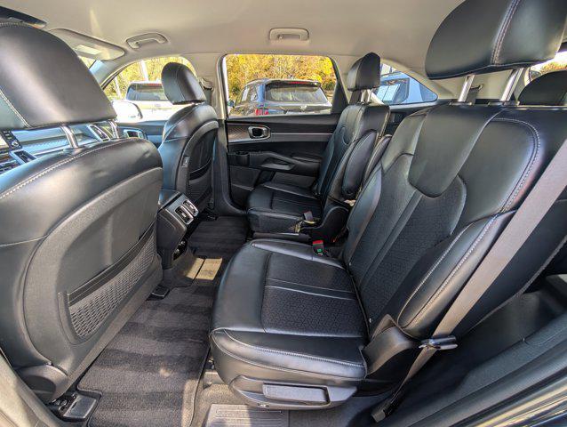 used 2023 Kia Sorento Hybrid car, priced at $27,665