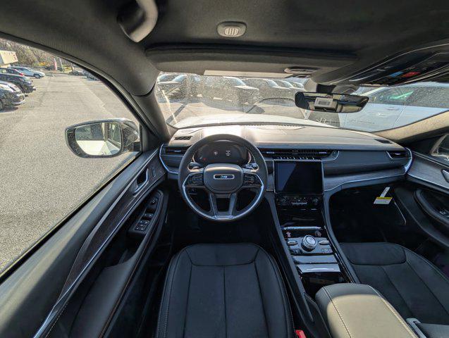 new 2025 Jeep Grand Cherokee car, priced at $52,854