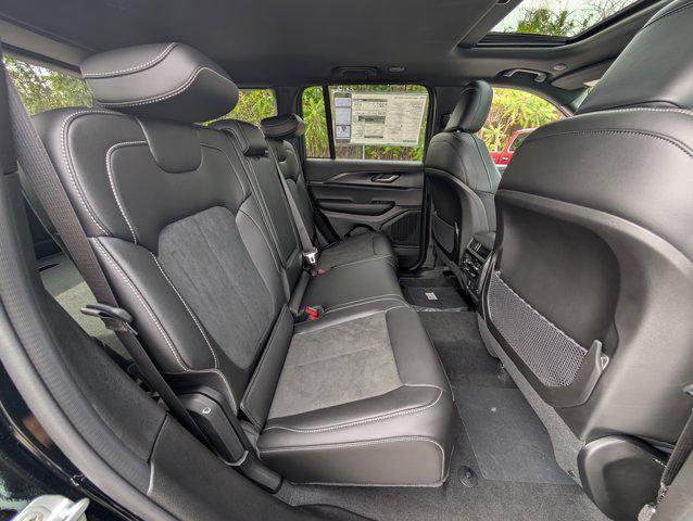 new 2025 Jeep Grand Cherokee car, priced at $40,813