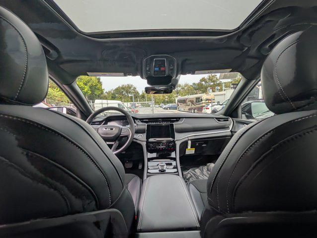 new 2025 Jeep Grand Cherokee car, priced at $40,813