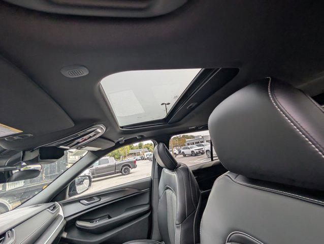 new 2025 Jeep Grand Cherokee car, priced at $40,813