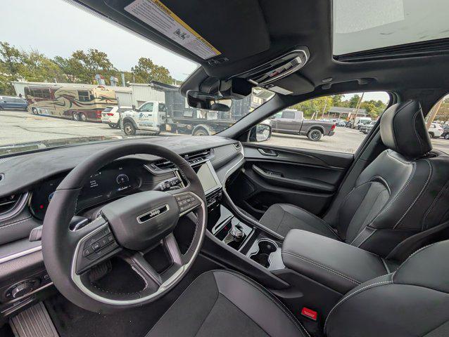 new 2025 Jeep Grand Cherokee car, priced at $40,813