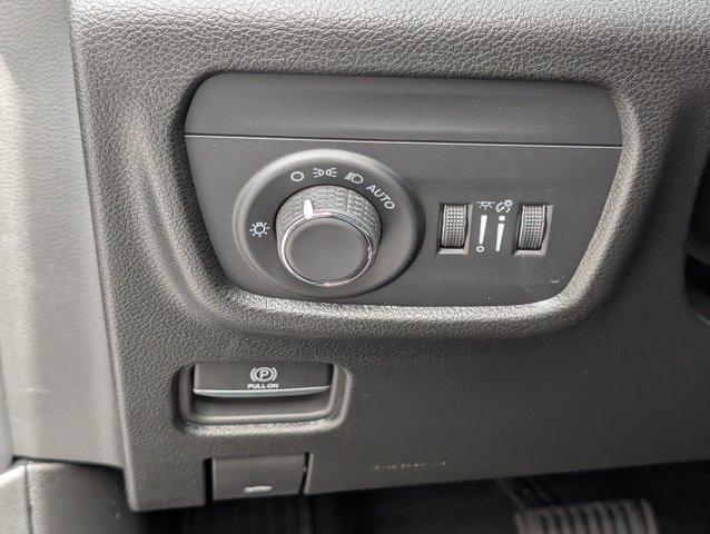 new 2025 Jeep Grand Cherokee car, priced at $40,813