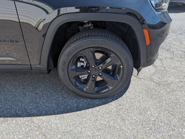 new 2024 Jeep Grand Cherokee L car, priced at $40,304