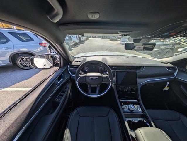 new 2025 Jeep Grand Cherokee car, priced at $52,715