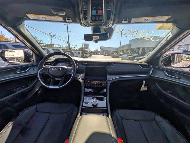 new 2025 Jeep Grand Cherokee car, priced at $52,715
