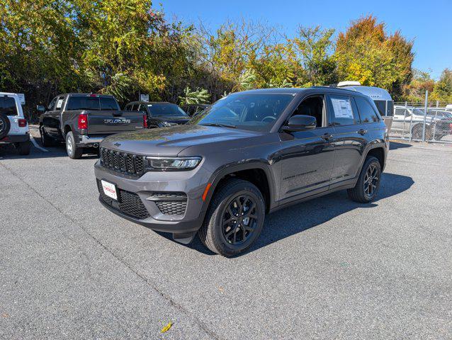 new 2025 Jeep Grand Cherokee car, priced at $39,333