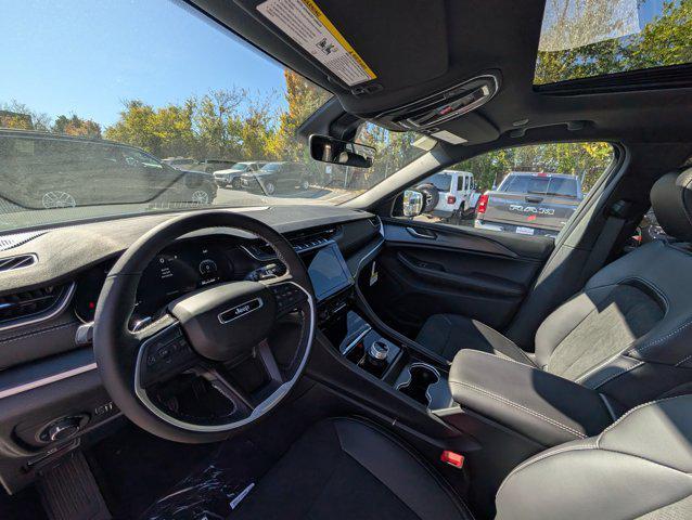 new 2025 Jeep Grand Cherokee car, priced at $39,333