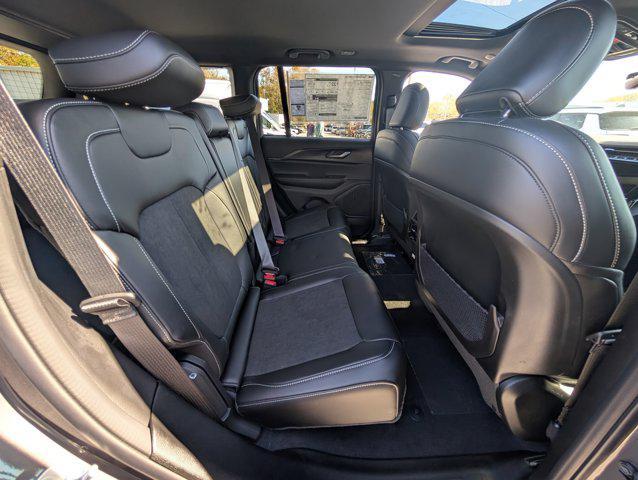 new 2025 Jeep Grand Cherokee car, priced at $39,333