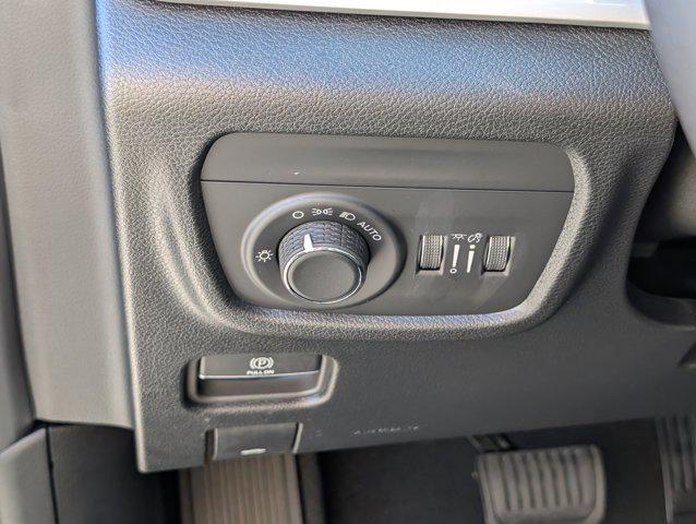 new 2025 Jeep Grand Cherokee car, priced at $39,333