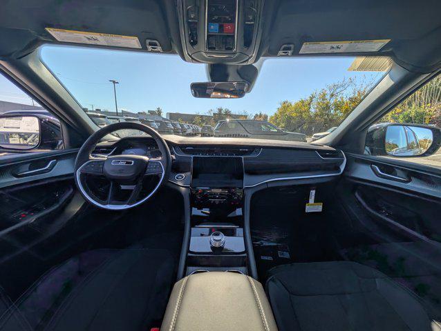 new 2025 Jeep Grand Cherokee car, priced at $39,333