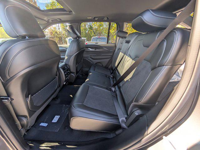 new 2025 Jeep Grand Cherokee car, priced at $39,333