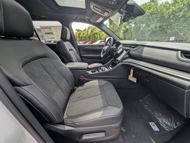 new 2025 Jeep Grand Cherokee car, priced at $43,760
