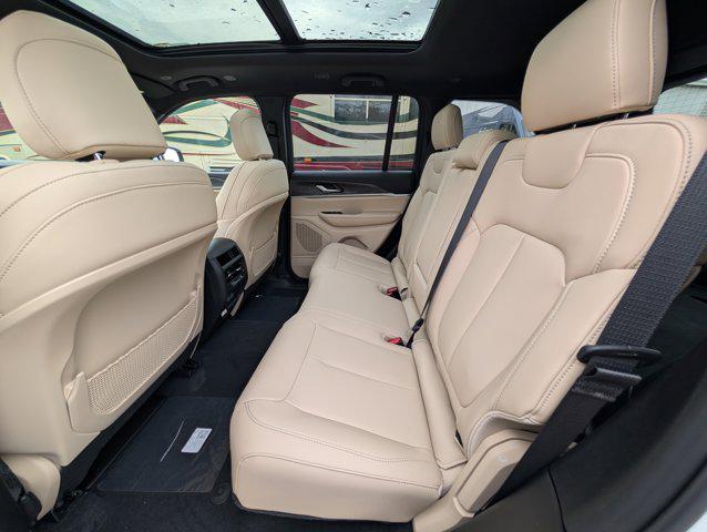 new 2025 Jeep Grand Cherokee car, priced at $43,170