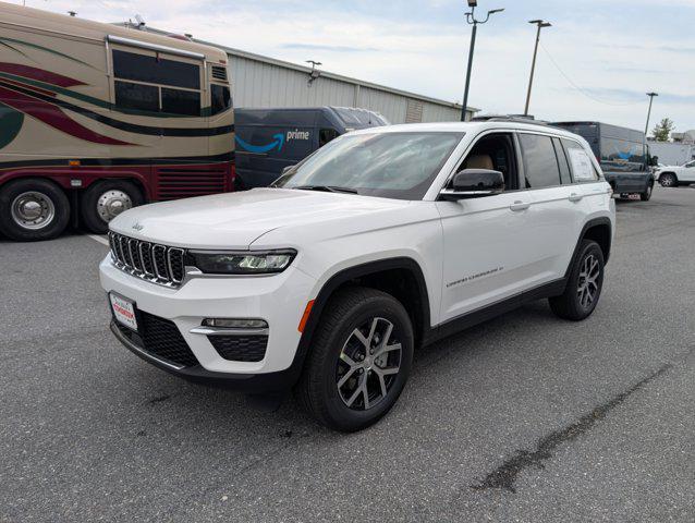 new 2025 Jeep Grand Cherokee car, priced at $45,969